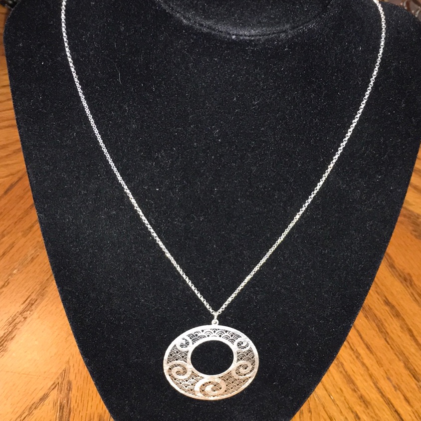 Olivia Welles Disc Necklace Nwt